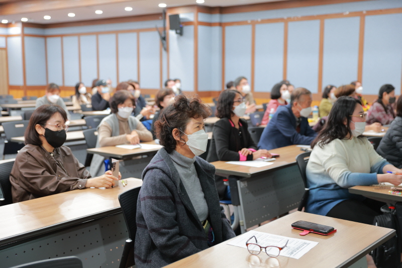 특강을 듣는 학생들의 모습1