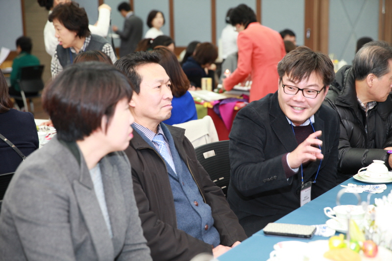 설명듣는 학생들 모습