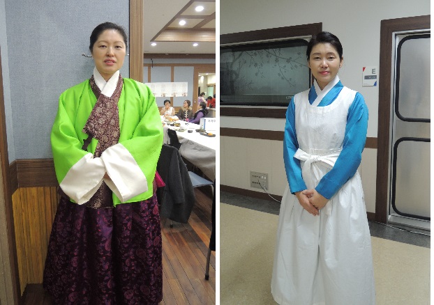 장저고리(좌), 철릭과 앞치마(우)을 두른 학생들 사진