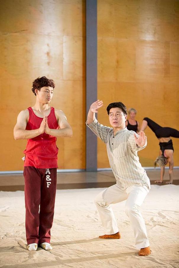 김동원 교수의 공연 준비 모습