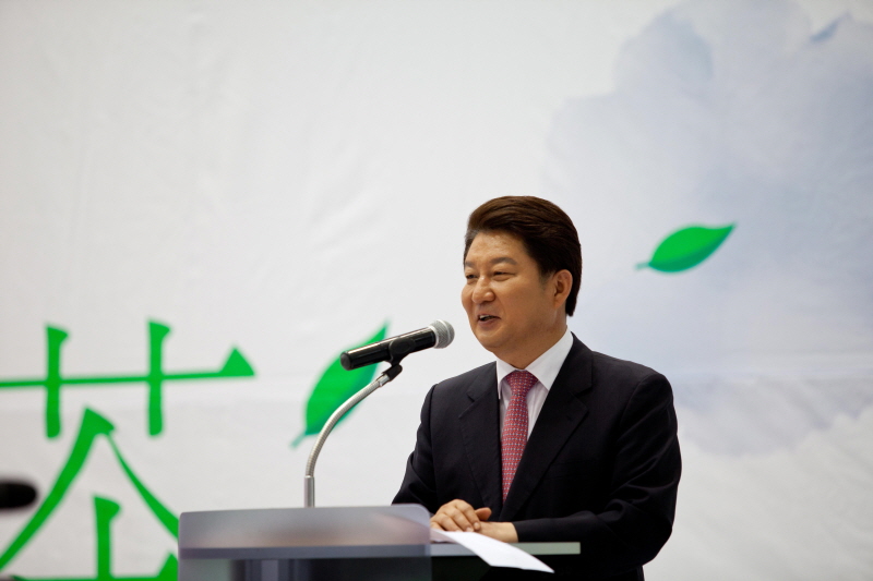 권영진 대구광역시장이 축사를 하고 있다