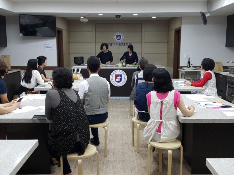 강의 듣는 학생들