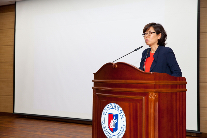 최윤희 교수 인사말 모습