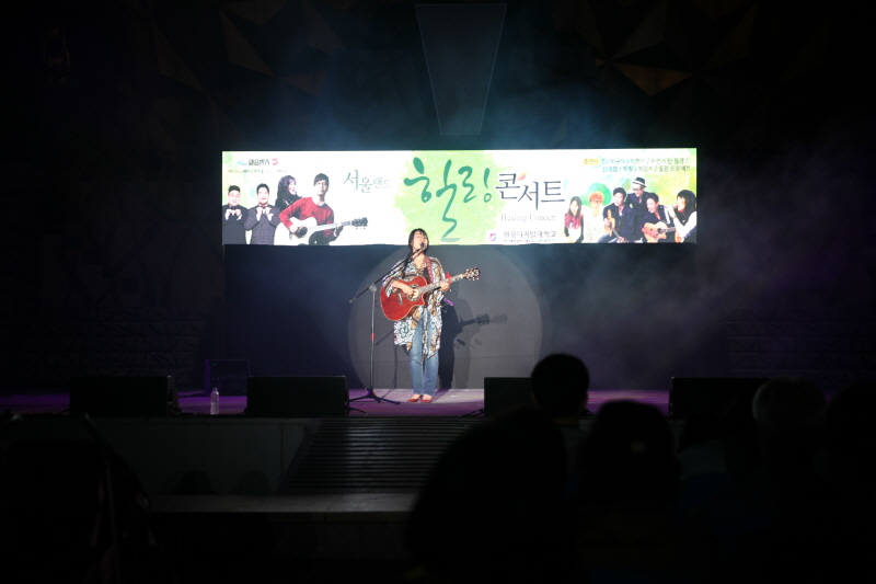 박강수 씨 노래하는 모습