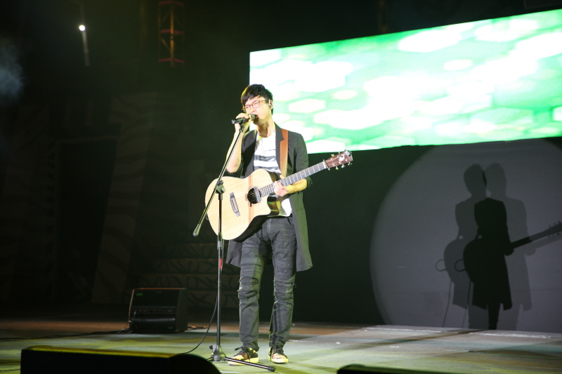 박학기 씨 공연하는 모습