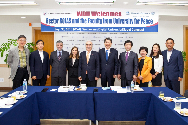 방문단 단체 기념촬영