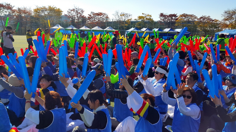 응원하는 학생들 모습