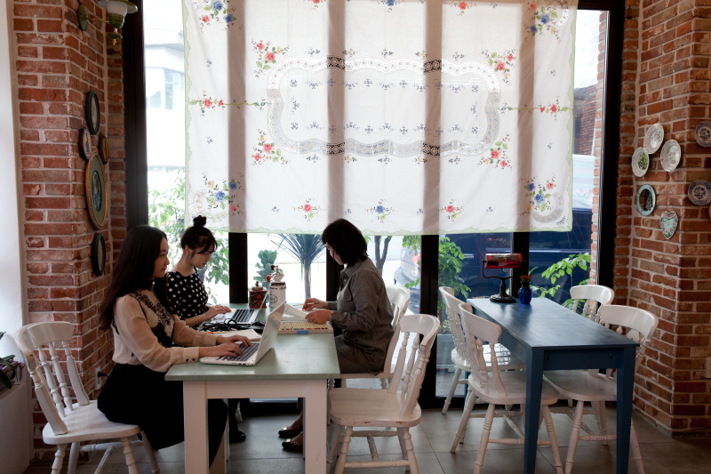 세 모녀 공부하는 모습