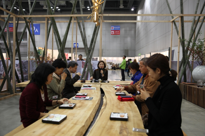 박미경 씨 강의를 듣는 사람들 모습