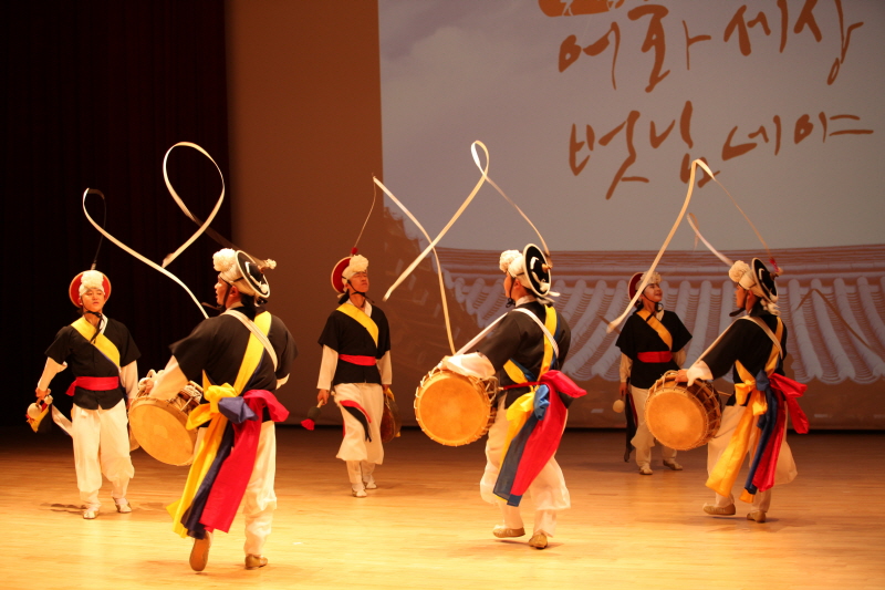 사물놀이 공연 모습