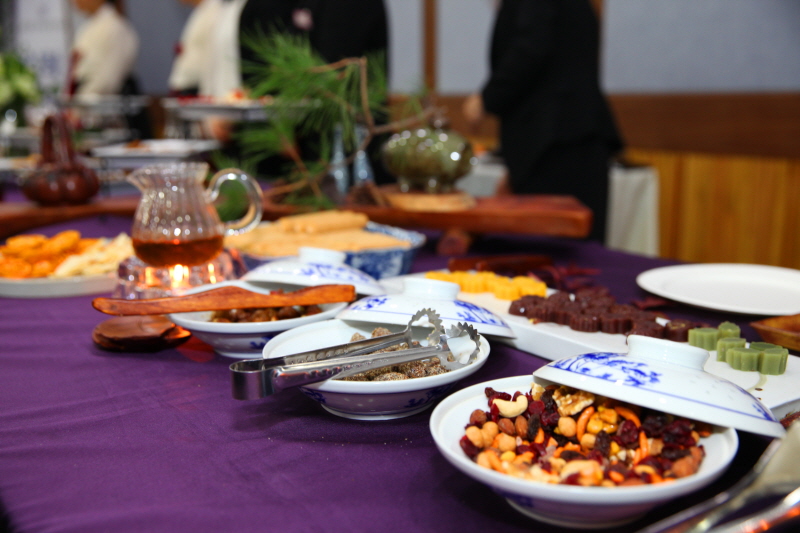 다양한 다과의 모습