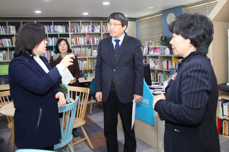 시설물 둘로보는 관계자