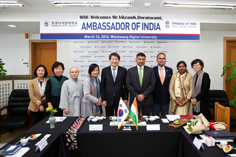 원광디지털대-인도문화원, 업무협약체결 단체사진