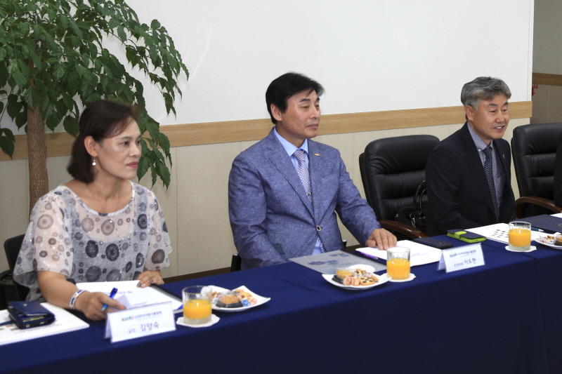 이영복 이사장 인사말 모습