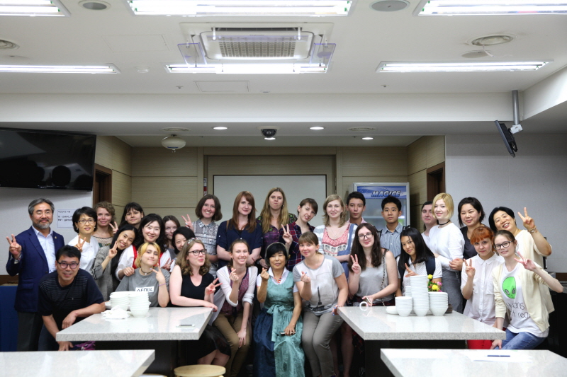 학생들 단체기념촬영