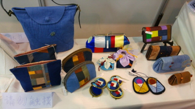 다양한 전시품이 놓여진 모습