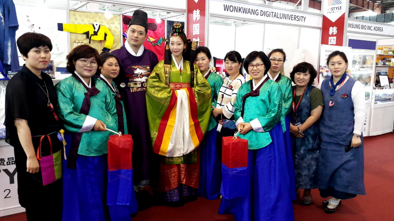 참가자들 단체 사진