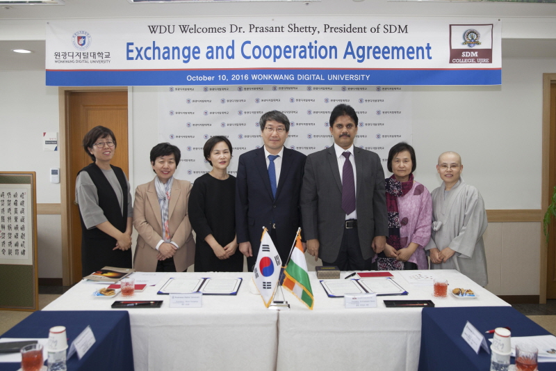 협약식 단체 기념촬영