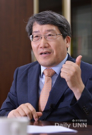 총장님사진
