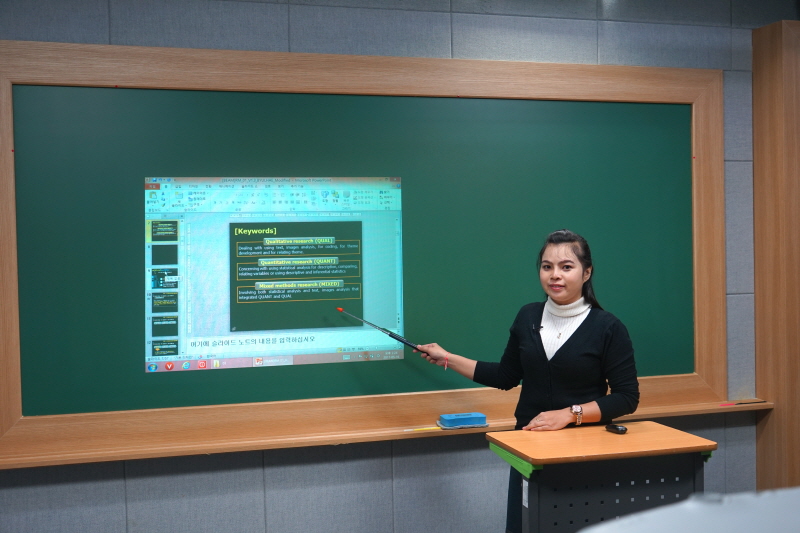 강의 촬영하는 모습