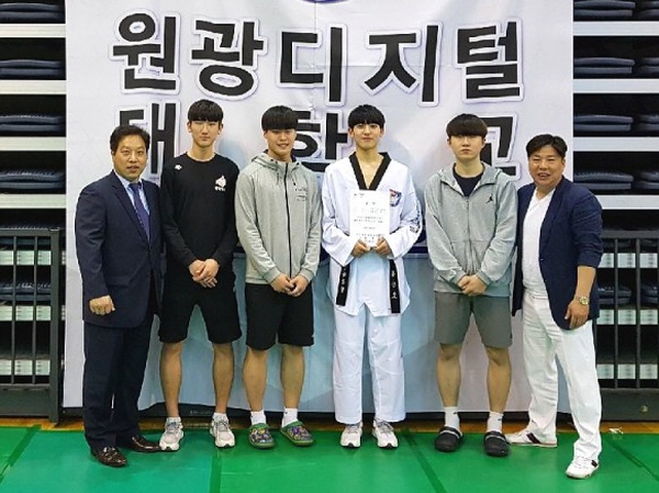 태권도경호학과 학생들이 유니버시아드대회 출전한 모습