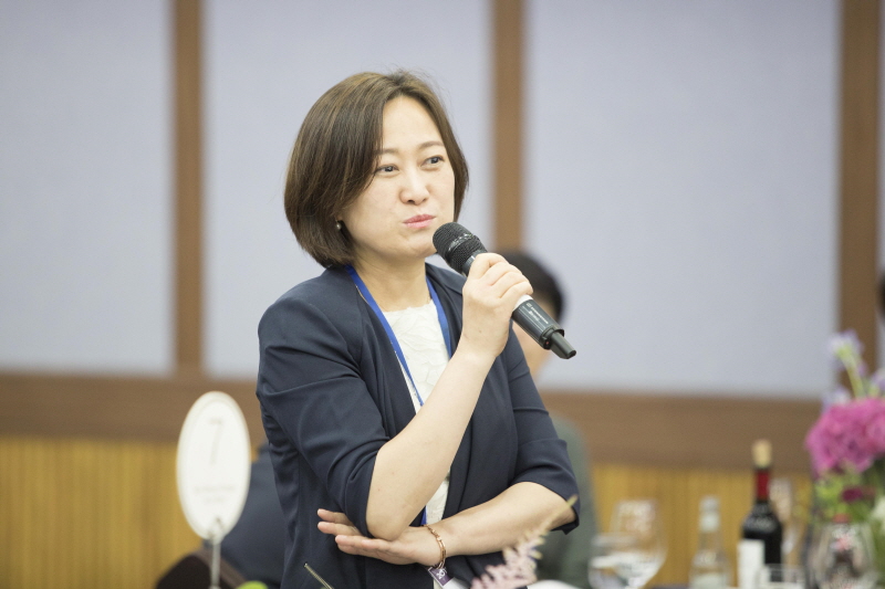 자문위원단 의견 공유 모습