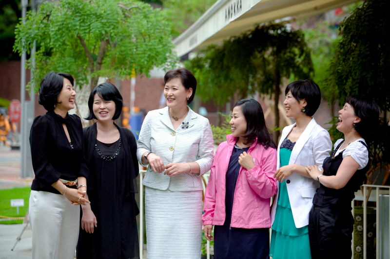 얼굴경영학과 학생들과 주선희 교수