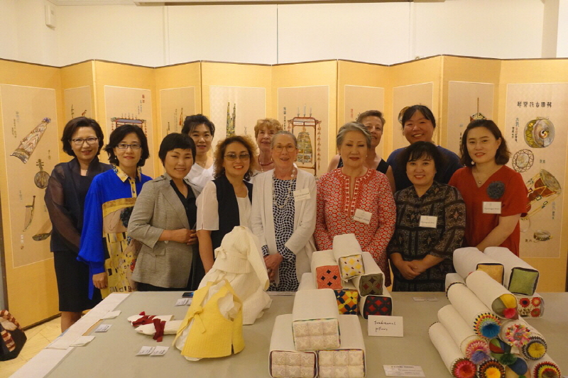 뉴욕 전통공연공예품 전시