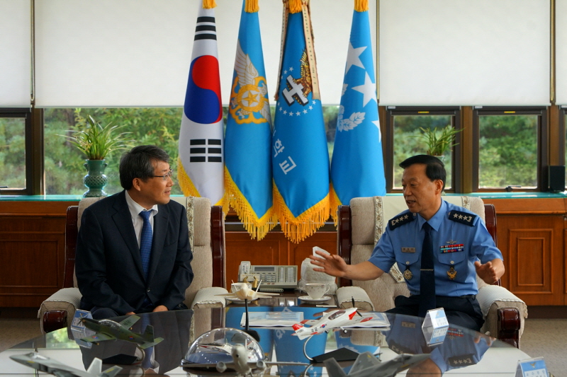 간담회 양 기관장 모습