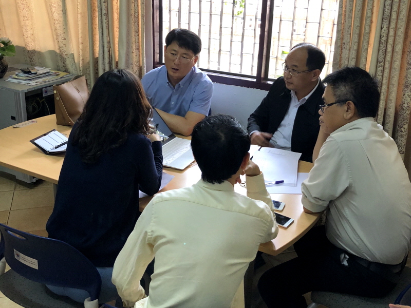 강의 개발하기 위한 회의 진행