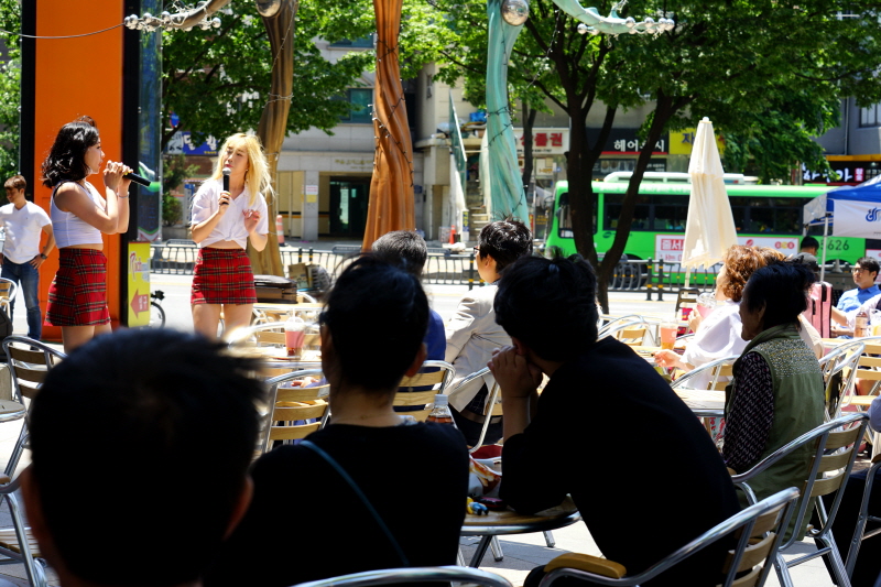 공연하는 사람들2