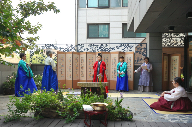 여성 계례 모습