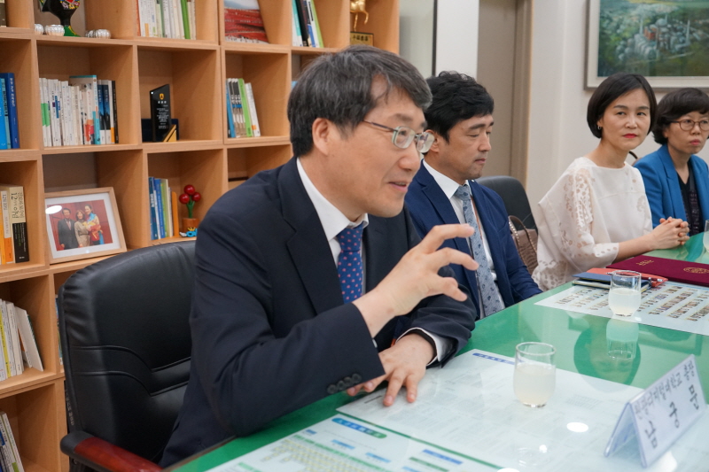 협력 방안을 논의하는 남궁문 총장